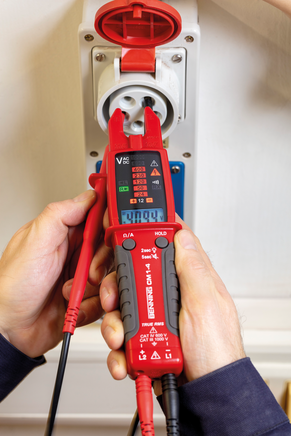 264de155-6c9a-4f44-aea2-b93db57f5f7b BENNING CM 1-4 Open Stroomtang-Multimeter TRUE RMS.png