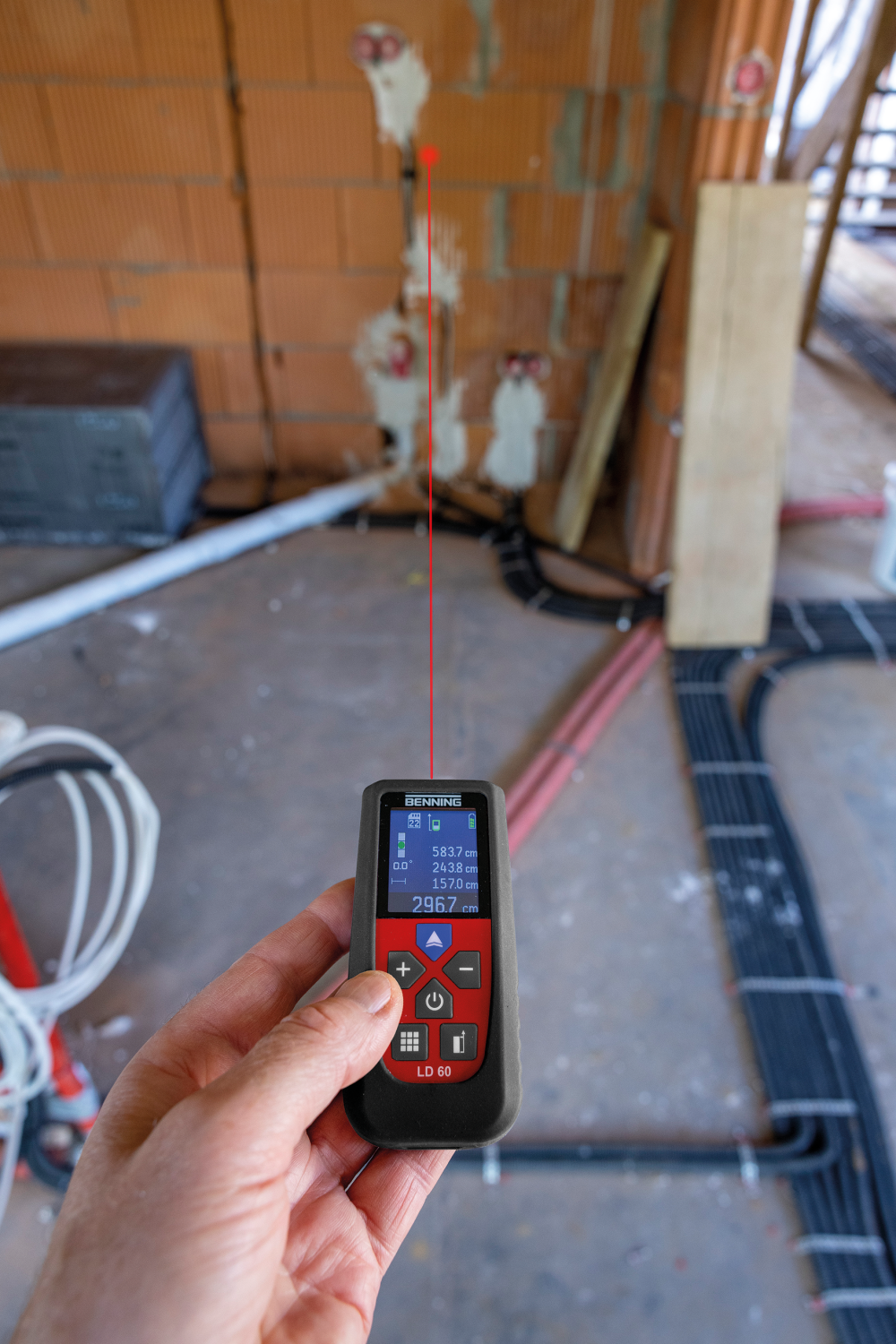 7b1637a2-5cae-4a47-986f-ed3762a340ce BENNING LD 60 Laserafstandsmeter.png