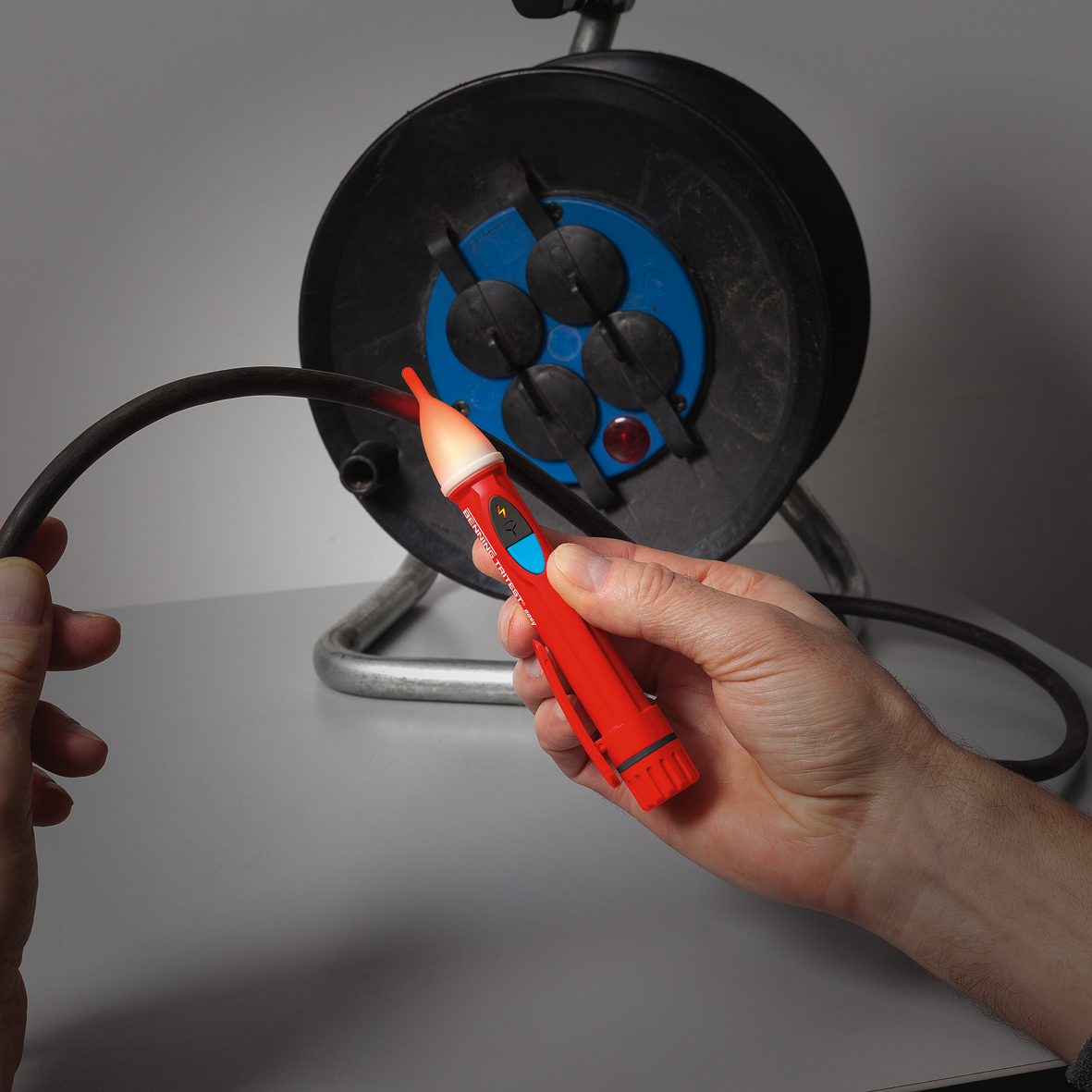 c94926a0-dbb8-4441-a624-f586499270a0 BENNING TRITEST- easy Contactloze fase- en draaiveldtester.png